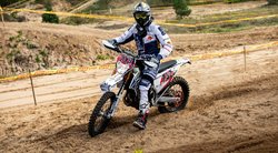Lietuvos motociklų Enduro Sprinto čempionate – patys ekstremaliausi išbandymai: rąstų rietuvės ir šuoliai nuo priekabos