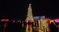 Marijampolėje tęsiasi Kalėdų šurmulys: net ir po švenčių žmonės kviečiami pasimėgauti žiemos pasaka  (nuotr. Raimundo Maslausko)