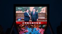 Xi Jinpingas priėmė prokinišką buvusį Taivano prezidentą (nuotr. SCANPIX)