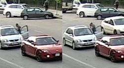 Šiaulių gatvėje vairuotojai aiškinosi santykius – vienas ėmė talžyti kumščiais kitą žado netekusį vyrą (tv3.lt koliažas)