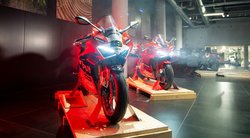  „MotoGP“ ir SBK pasaulio čempionų „Ducati“ replikos  