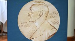 Nobelio fizikos premiją pelnė mokslininkai už metodus elektronų dinamikai materijoje tirti (nuotr. SCANPIX)