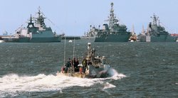 Rusijos karo laivynas Baltijos jūroje mokosi rasti ir naikinti „priešo“ povandeninius laivus (nuotr. SCANPIX)