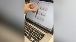 Moteris rado genialų būdą, kaip pasimatuoti batus perkant internetu  (nuotr. stop kadras)