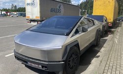 Lietuvos muitinininkai Šalčininkuose sulaikė du „Tesla Cybertruck“ elektrinius pikapus Muitinės nuotr.