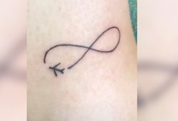 Moteris parodė, kaip jos tatuiruotė atrodo po 2 metų: tokio vaizdo nesitikėjo