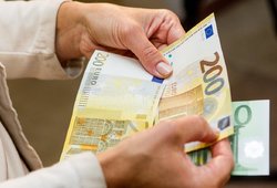 459 eurai šiemet priklauso beveik ketvirčiui milijono žmonių: pasitikrinkite ir jūs