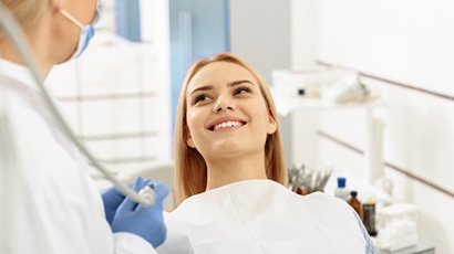 Kiek kartų per metus rekomenduojama lankytis pas odontologą?