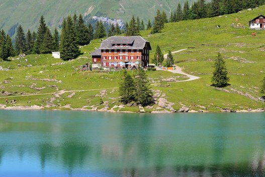 Šveicarijos pensininkų rojus: gauna 3,5 tūkst. eurų, už kuriuos „pragyvenimui užtenka“ (nuotr. Fotolia.com)