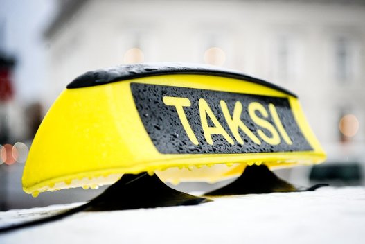 Taksi (nuotr. Fotodiena.lt/Ieva Budzeikaitė)