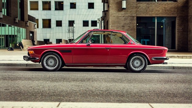 Prieš Roberto objektyvą pozavo vienas geriausių „BMW“ modelių - „E9 3.0 CSL“