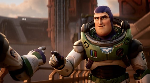 Chris Evans jautėsi tarsi „vaikas saldainių parduotuvėje“ įgarsindamas Bazą Šviesmetį: „Tai nepanašu į jokį kitą „Pixar“ filmą“  