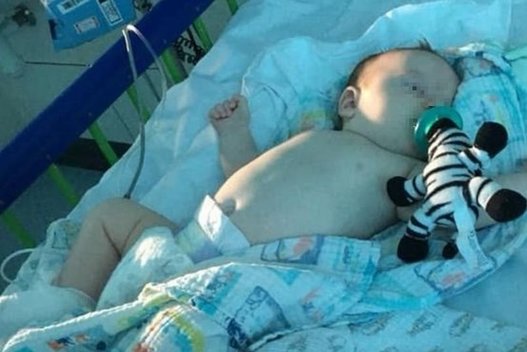 Mamos gyvenimas apsivertė aukštyn kojom, kai jos 11 savaičių kūdikiui buvo diagnozuotas koronavirusas (nuotr. facebook.com)