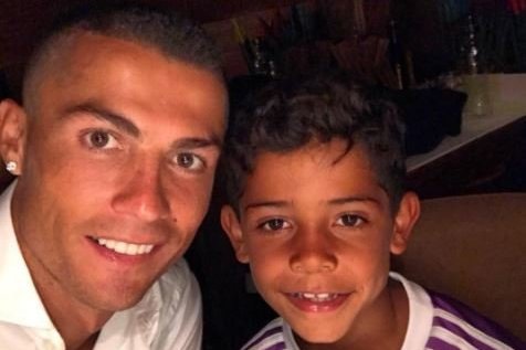 Cristiano Ronaldo su sūnumi (nuotr. Instagram)