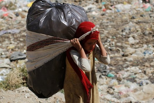 Šiukšlynų gyventojai Jemene (nuotr. SCANPIX)