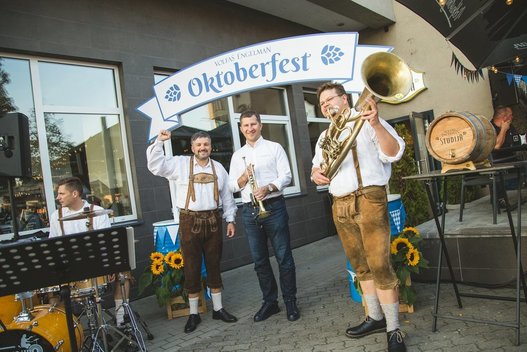 Pandemijai iš vokiečių atėmus „Oktoberfestą“ festivalio dvasią saugo lietuviai  