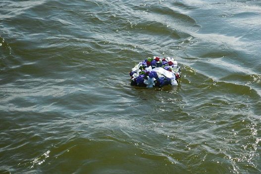 Karinių jūrų pajėgų laivai dalyvavo žuvusių jūroje pagerbimo ceremonijoje (nuotr. Audrius Vitkauskas/KAM)  