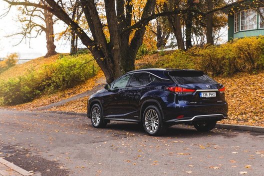 „Lexus“ ruošiasi Lietuvoje pristatyti atnaujintą „RX“ visureigį