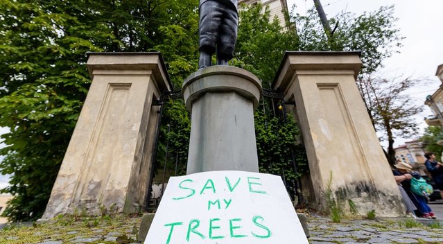 Protestas Vilniuje dėl planuojamų kirsti medžių (Lukas Balandis/ BNS nuotr.)