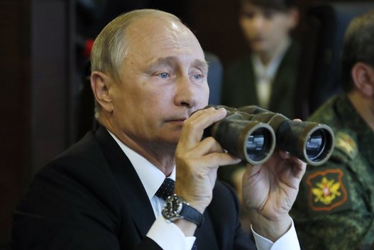 Vladimiras Putinas, Zapad 2017 (nuotr. SCANPIX)