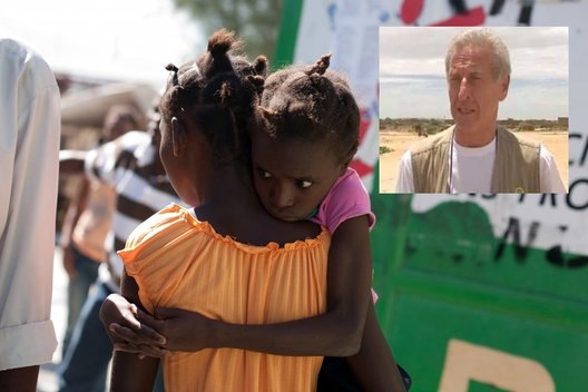 Nuotraukoje dešinėje - olandas Roland van Hauwermeiren, kuris 2010-aisiais vadovavo misijai Haityje (nuotr. SCANPIX) tv3.lt fotomontažas