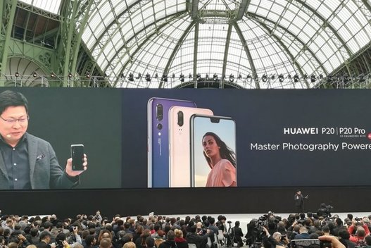 Pristatyti naujieji „Huawei“ telefonai: tokios kameros išmaniajame dar nebuvo  