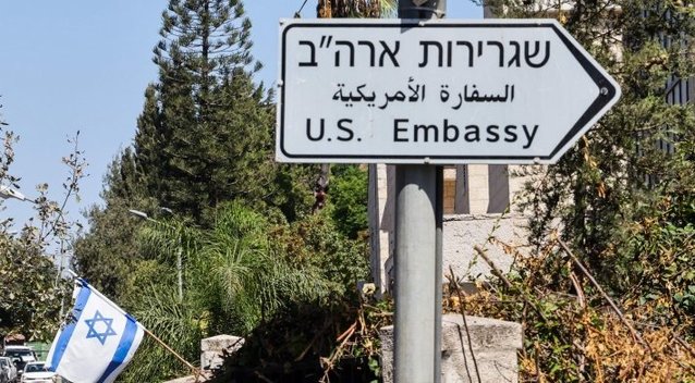JAV ambasada Izraelyje nurodė darbuotojams ir jų šeimoms apriboti judėjimą  
