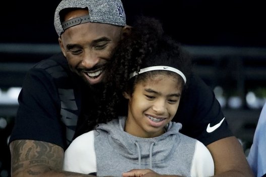 Kobe Bryantas su dukra Gianna žuvo sudužus sraigtasparniui  (nuotr. SCANPIX)