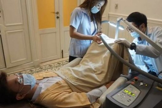 Naujausia mada Tailande: odos balinimo operacijos (nuotr. facebook.com)