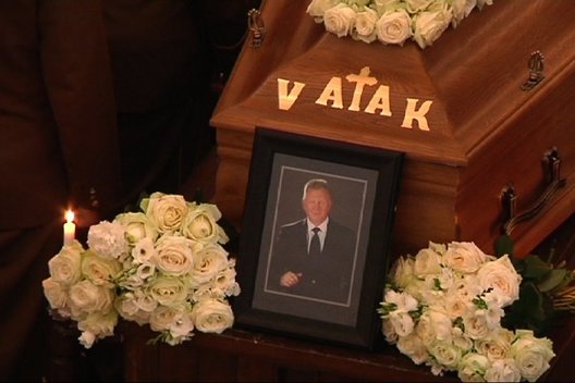 Telšiai atsisveikino su tragiškai žuvusiu miesto meru Vytautu Kleiva (nuotr. TV3)