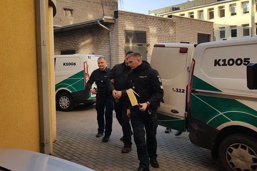 Teisme – įtariamieji žiauriu Garliavos gyventojo nužudymu (nuotr. TV3)