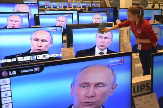 ES kyla į kovą su Rusijos propaganda kurdama „mitų griovėjų“ žiniasklaidos grupę (nuotr. SCANPIX)