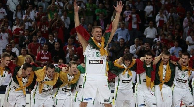 Lietuvos krepšinio rinktinė iškovojo bronzos medalius. (nuotr. SCANPIX)