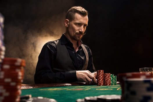 Pokeris (Nuotr. shutterstock.com)  