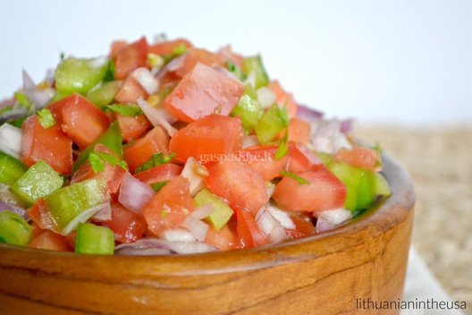 Meksikietiškos pomidorų salotos