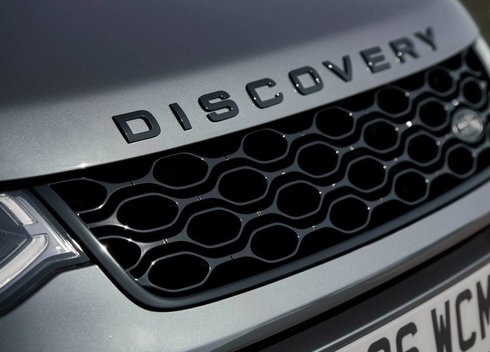 „Land Rover“ atnaujintam „Discovery Sport“ suteikė daugiau technologijų, kokybiškesnį saloną