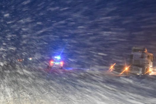 Policija, sniegas, pūga (nuotr. Fotodiena.lt)