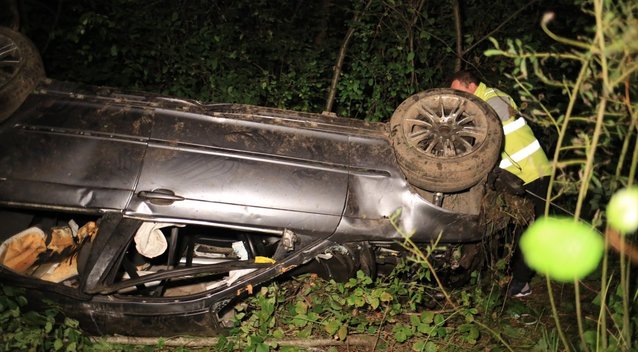 Automobiliui įlėkus į mišką ir apsivertus žuvo jaunuolis (nuotr. Broniaus Jablonsko)