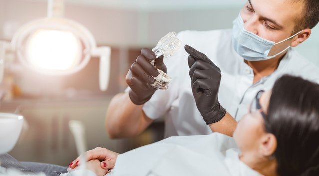 Dažniausia dantų netekimo priežastis: dėl šios ligos kreipiasi vis jaunesni pacientai (nuotr. Shutterstock.com)