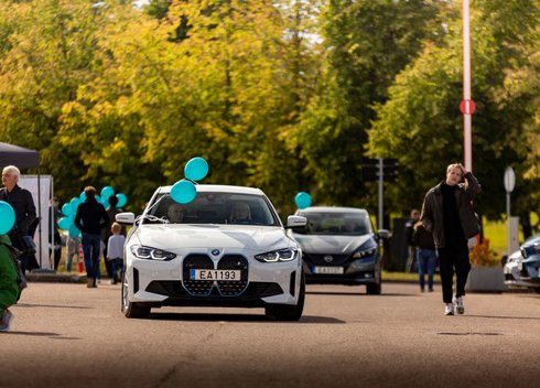 Vilniuje vėl įvyks elektromobilių savininkams skirtas renginys – „Charged Up“
