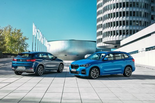 BMW vienu metu pristatė du modelius su hibridine pavara