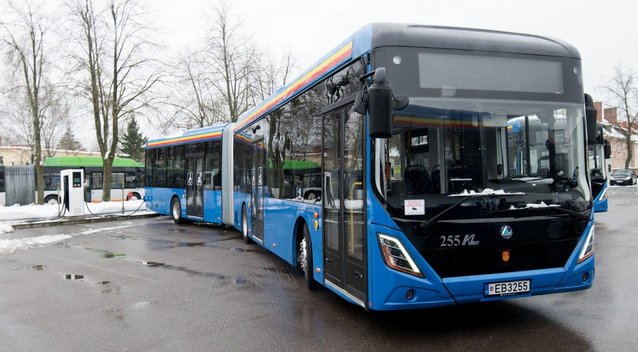 Elektrinis „YES EU18“ autobusas (nuotr. bendrovės)
