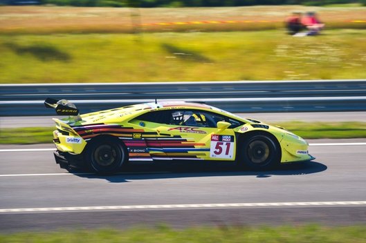 1006 km lenktynių kvalifikacijoje greičiausias – „Lamborghini“ vairavęs Konstantinas Calko