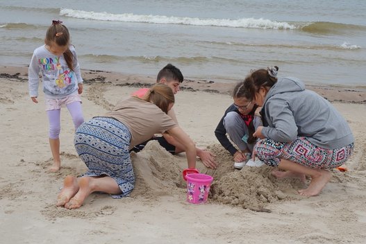 Lietuvos neįgaliųjų draugijos kasmet rengiamoje stovykloje kai kurie vaikai pirmą kartą pamato jūrą.  LND archyvo nuotr.  
