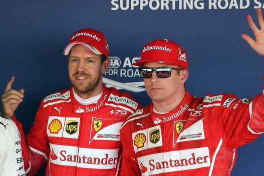 Sebastianas Vettelis ir Kimi Raikkonenas (nuotr. SCANPIX)