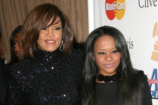 Whitney Houston ir Bobbi Kristina Brown (nuotr. Vida Press)