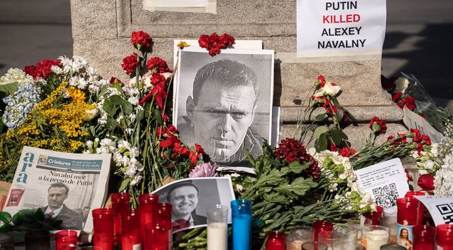 Žmonės susirinko pagerbti Aleksejaus Navalno atminimo (nuotr. SCANPIX)