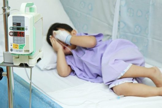 Vaikas ligoninėje (nuotr. 123rf.com)