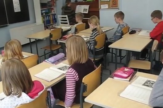 Estijos mokykla (nuotr. YouTube)