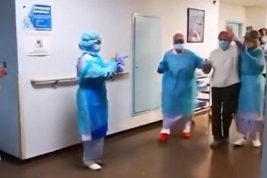 Youtube stopkadras. Senolė išlydima iš ligoninės.  